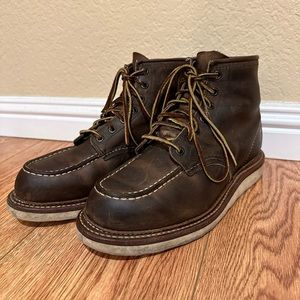 Classic Moc Redwing Shoes, Men’s size 8, Copper color